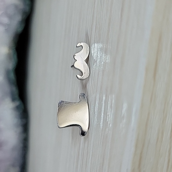 STEAMPUNK Hat & Mustache Stud Earrings, unisex - Picture 1 of 7